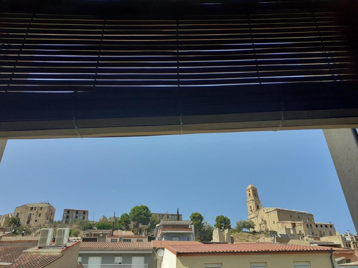 לינה וארוחת בוקר Corbera Casa La Foradada מראה חיצוני תמונה