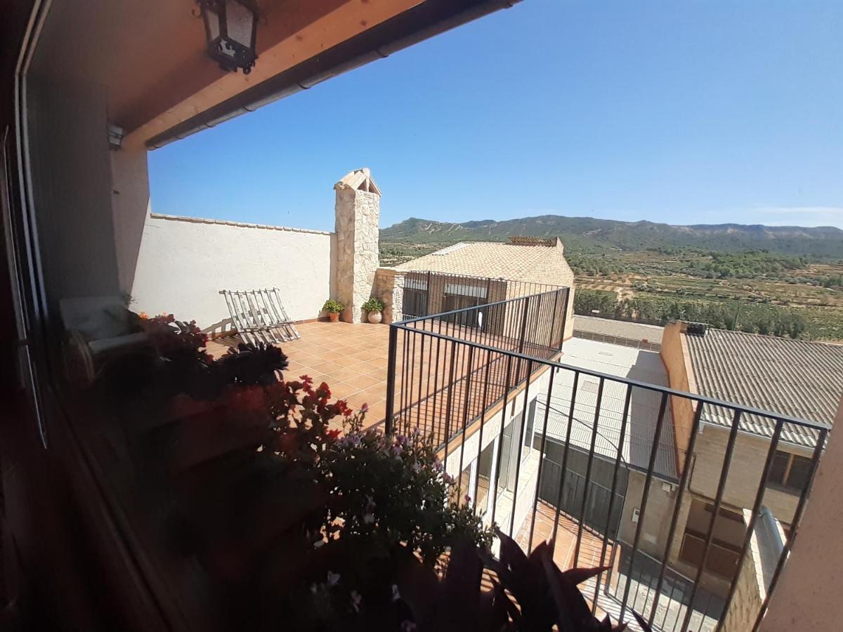 לינה וארוחת בוקר Corbera Casa La Foradada מראה חיצוני תמונה