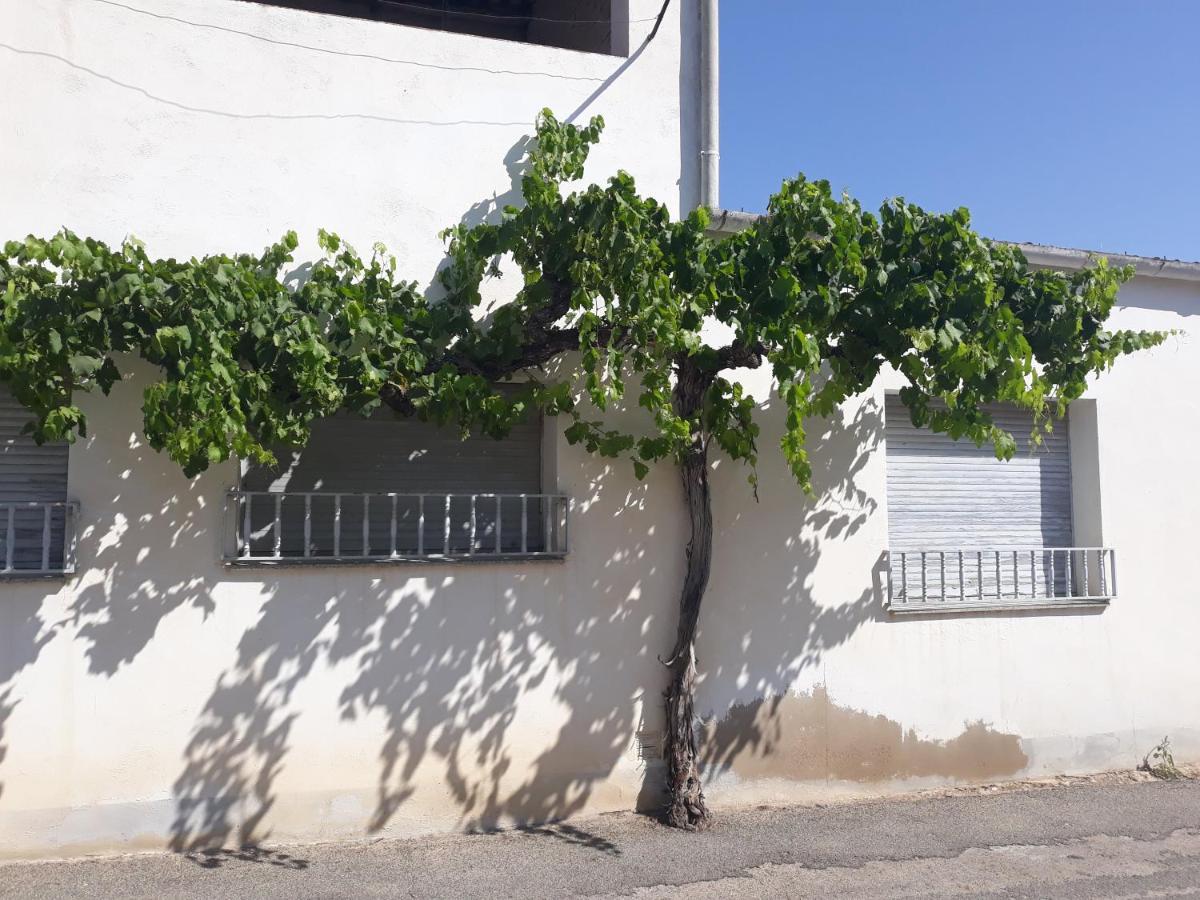 לינה וארוחת בוקר Corbera Casa La Foradada מראה חיצוני תמונה