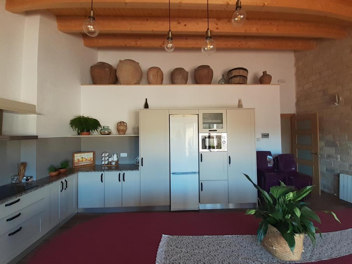 לינה וארוחת בוקר Corbera Casa La Foradada מראה חיצוני תמונה