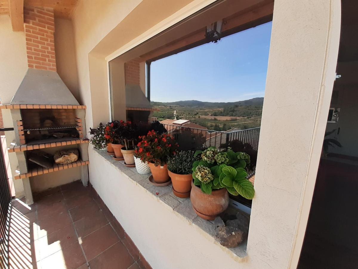 לינה וארוחת בוקר Corbera Casa La Foradada מראה חיצוני תמונה